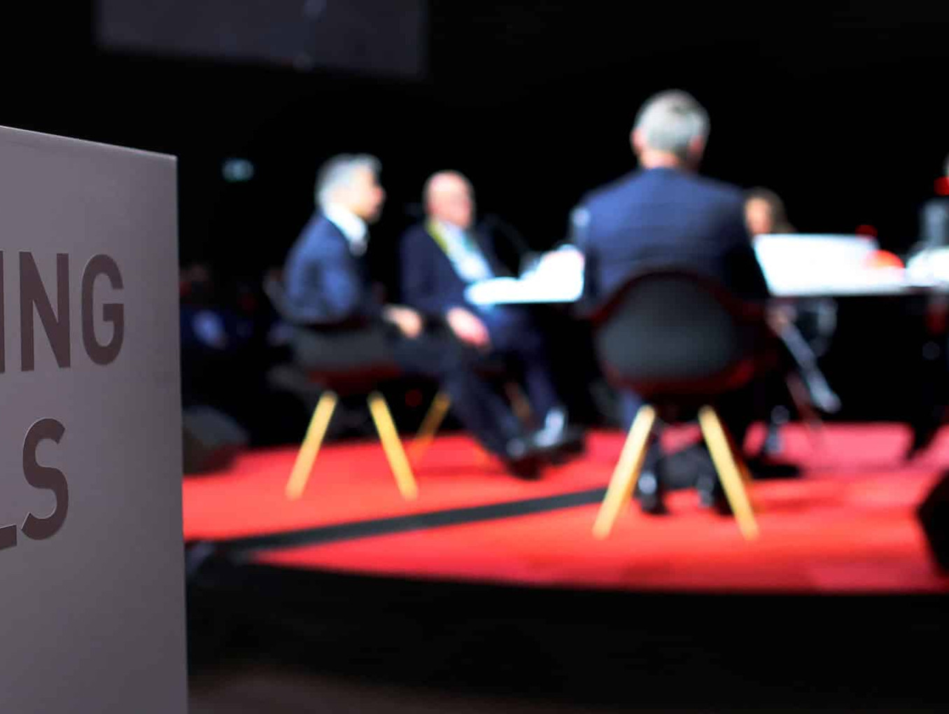 A round table on stage at falling walls science summit 2021