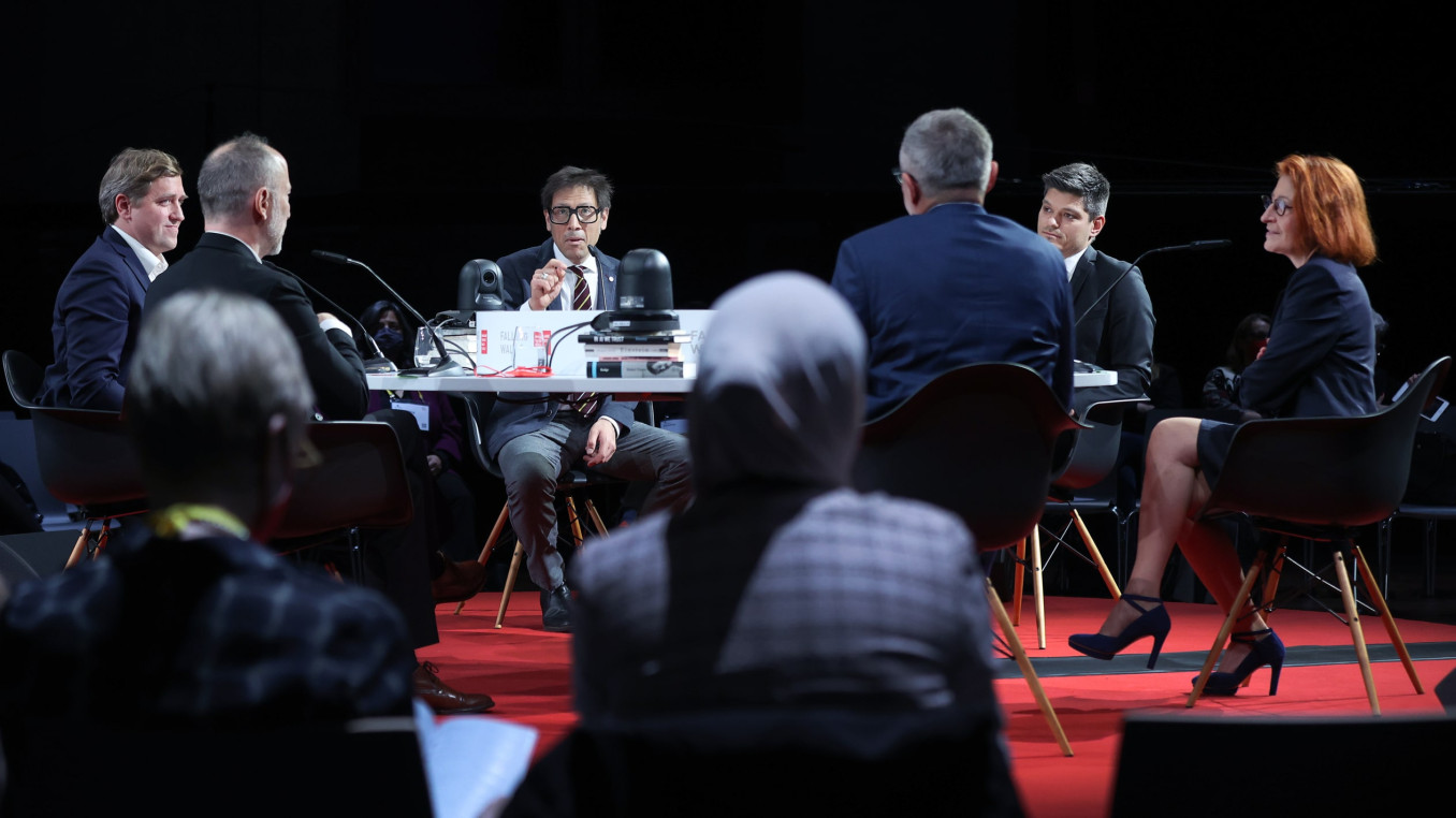 Plenary Table at Falling Walls Science Summit 2021